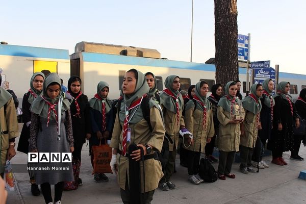 استقبال از پیشتازان دختر سمنانی شرکت کننده در اردوی ملی