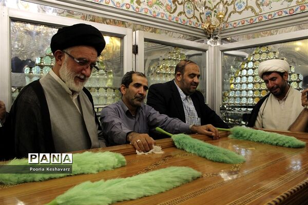 مراسم غبار روبی حرم مطهر حضرت سیدعلاالدین حسین(ع)