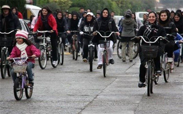 ماجراهایی که مجسمه زن دوچرخه سوار در مشهد به راه انداخت!