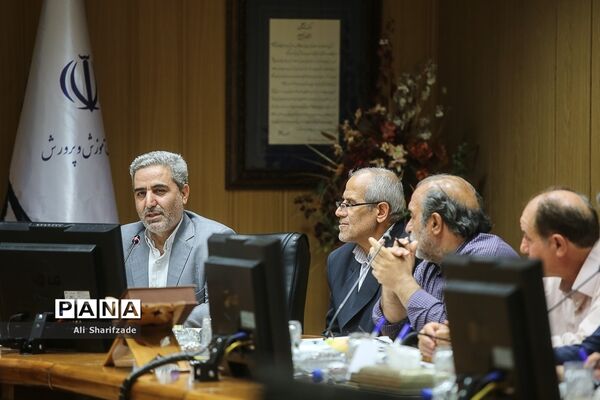 دیدار وزیر آموزش و پرورش با نمایندگان کانون های صنفی معلمان از سراسر کشور