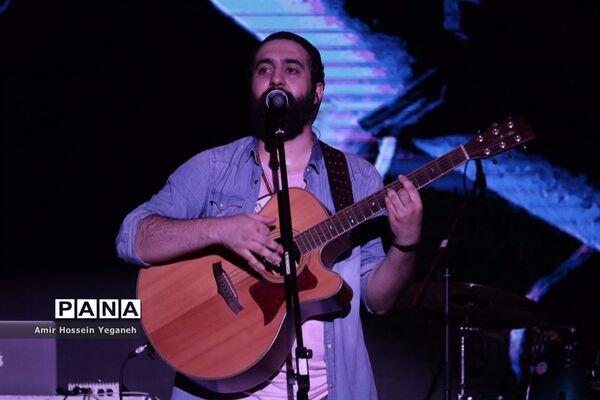 کنسرت مهدی یراحی در جزیره کیش