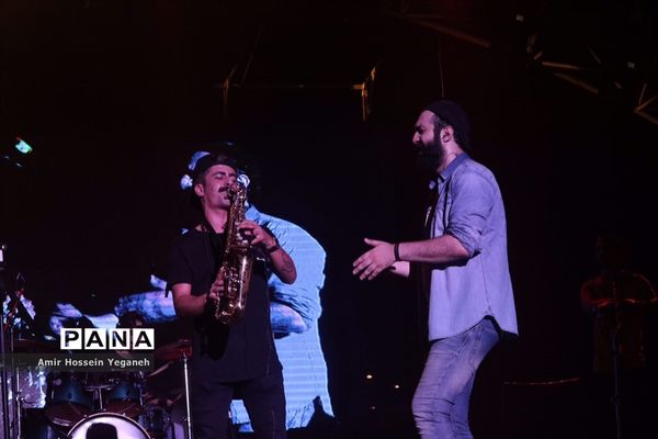 کنسرت مهدی یراحی در جزیره کیش