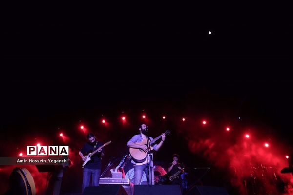 کنسرت مهدی یراحی در جزیره کیش