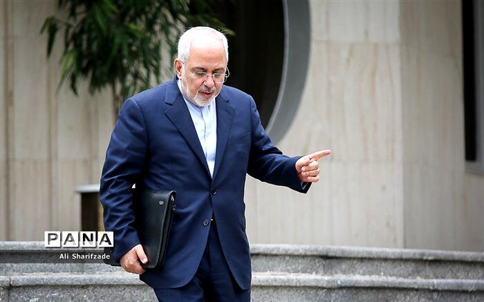 ظریف: حضور ایرانیان واقعی در توئیتر می‌تواند پادزهر فعالیت‌های هماهنگ خریداری شده باشد