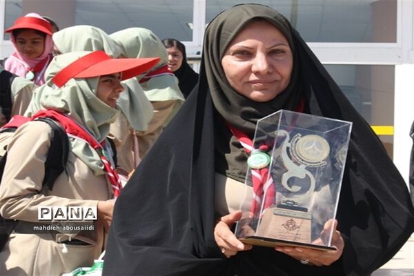 استقبال از پیشتازان دختر شرکت کننده در اردوی ملی