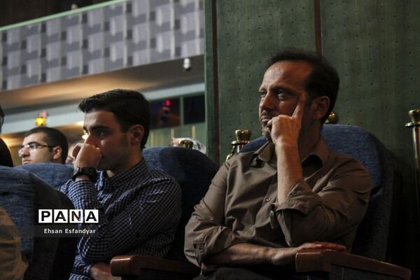 تجلیل از رتبه های زیر 1000 کنکور سراسری سال 97 آذربایجان شرقی