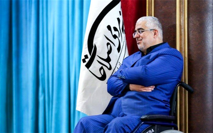 جعفرزاده: اولین کار مسئولان بعد از دوران فعالیت پوشیدن لباس آستین کوتاه است