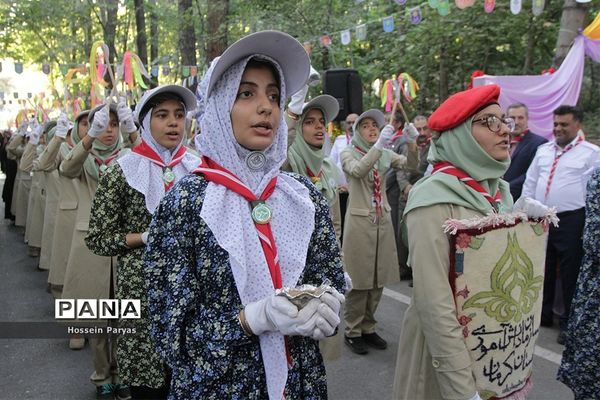 مراسم استقبال و پذیرش پیشتازان دختر در هشتمین اردوی ملی پیشتازان