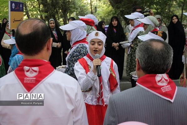 مراسم استقبال و پذیرش پیشتازان دختر در هشتمین اردوی ملی پیشتازان