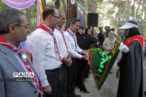 مراسم استقبال و پذیرش پیشتازان دختر در هشتمین اردوی ملی پیشتازان