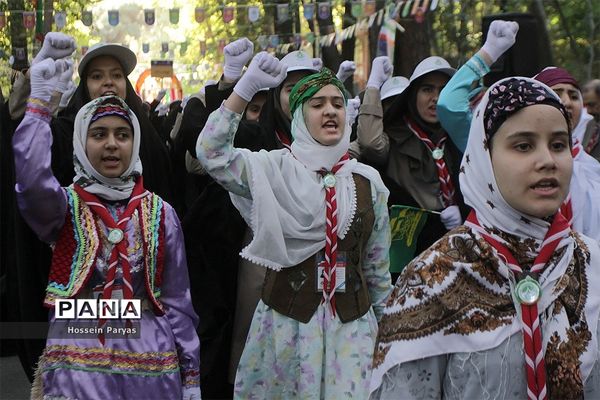 مراسم استقبال و پذیرش پیشتازان دختر در هشتمین اردوی ملی پیشتازان