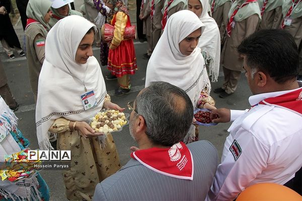 مراسم استقبال و پذیرش پیشتازان دختر در هشتمین اردوی ملی پیشتازان