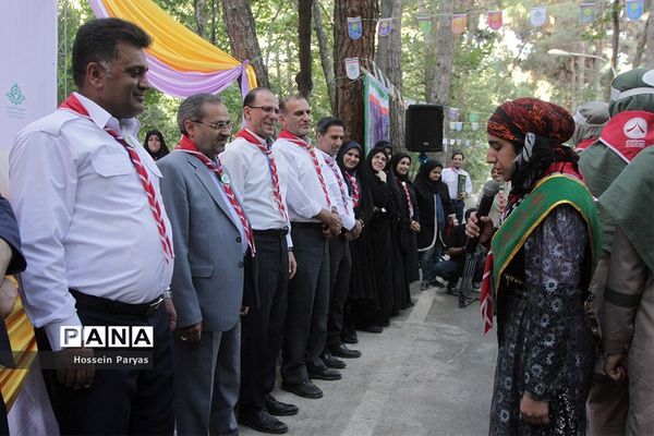 مراسم استقبال و پذیرش پیشتازان دختر در هشتمین اردوی ملی پیشتازان