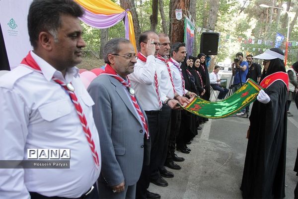 مراسم استقبال و پذیرش پیشتازان دختر در هشتمین اردوی ملی پیشتازان