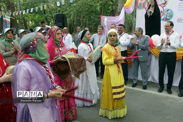 مراسم استقبال و پذیرش پیشتازان دختر در هشتمین اردوی ملی پیشتازان