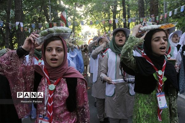 مراسم استقبال و پذیرش پیشتازان دختر در هشتمین اردوی ملی پیشتازان