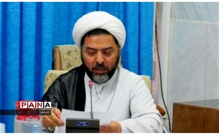 کتاب خانه های عمومی  جایگاه کاربردی درآموزش بزرگسالان و پیشرفت  فعالیت ها و اهداف سوادآموزی دارند
