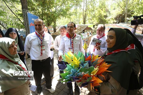 بازدید قائم مقام سازمان دانش آموزی از هشتمین اردوی ملی پیشتازان دختر
