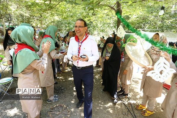 بازدید قائم مقام سازمان دانش آموزی از هشتمین اردوی ملی پیشتازان دختر