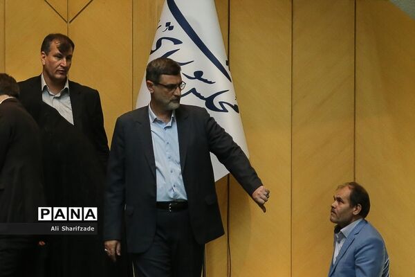 جلسه استیضاح وزیر امور اقتصادی و دارایی