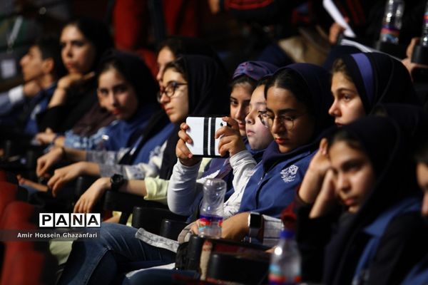 بزرگداشت فریال بهزاد در سی و یکمین جشنواره فیلم های کودکان و نوجوانان اصفهان