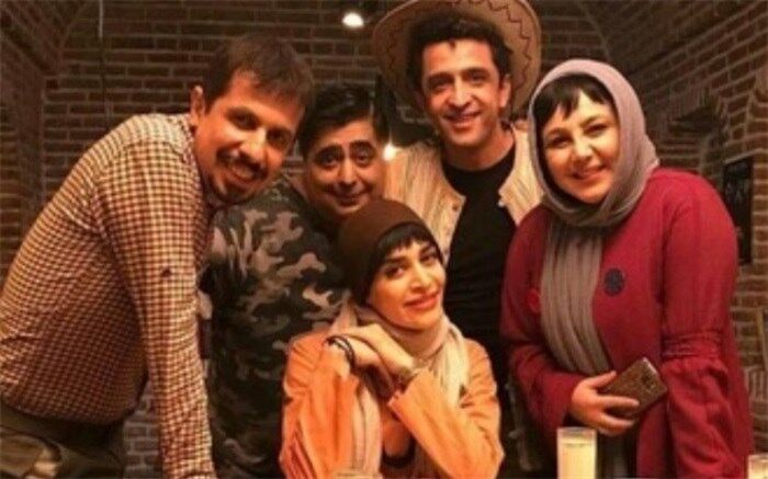 حضور کارگردان دم سرخ ها در رادیو تهران