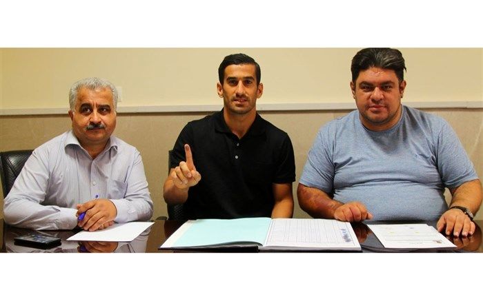 حاج‌صفی با تراکتورسازی قرارداد ۳ ساله امضا کرد