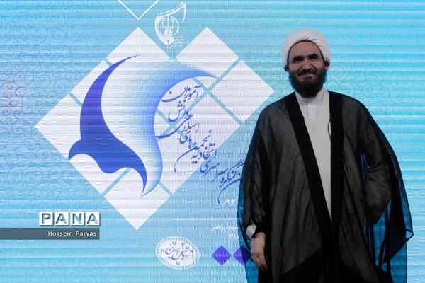 اجلاس سوم دوازدهمین کنگره سراسری اتحادیه انجمن های اسلامی دانش آموزان