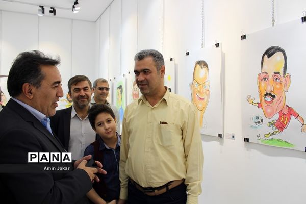 نمایشگاه کاریکاتور کارکنان آموزش و پرورش فارس