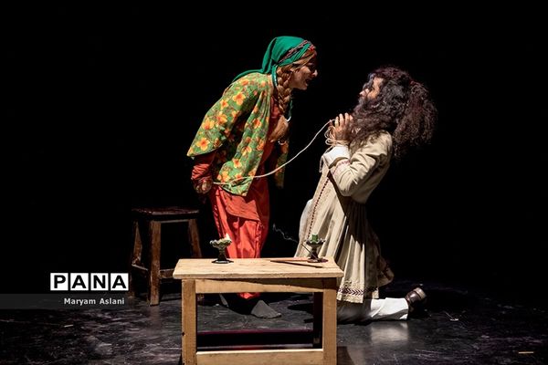 اجرای تئاتر«اگر شبی از شب‌های طهران مسافری»