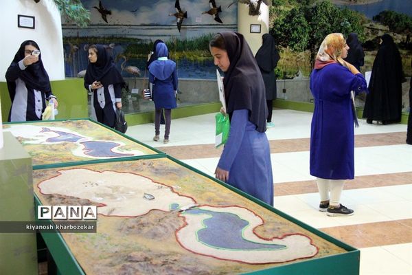 بازدید دانش آموزان همیار مشاور دختر از موزه تاریخ طبیعی ارومیه