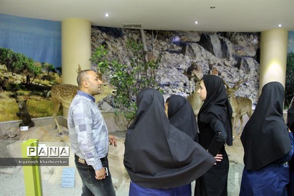 بازدید دانش آموزان همیار مشاور دختر از موزه تاریخ طبیعی ارومیه