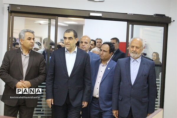 افتتاح و کلنگ زنی 6پروژه درمانی و بهداشتی توسط وزیر بهداشت