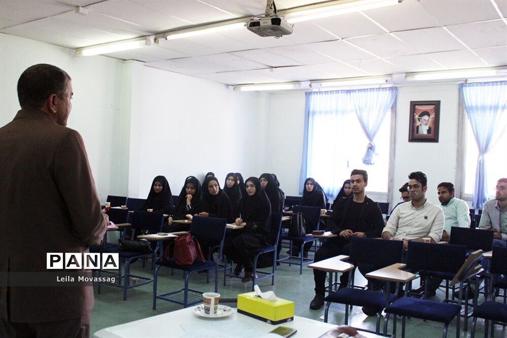 علمی: صلاحیت، توانمندی و انگیزش از ویژگی های مهم مربیان پرورشی هستند
