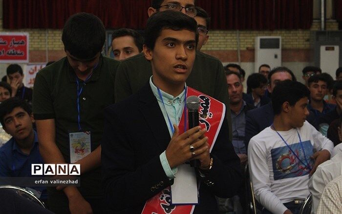 دانش آموز همیار مشاور: یک همیار مشاور باید اعتماد دیگران را جلب کند و سلامت روح و روان داشته باشد