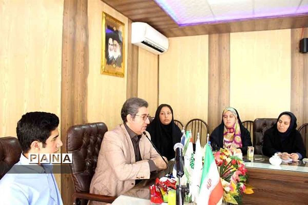 نشست صمیمی خبرنگاران پانا با اسد فلاح عضو انجمن صنفی روزنامه نگاران ایران