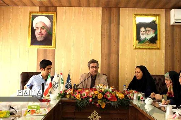 نشست صمیمی خبرنگاران پانا با اسد فلاح عضو انجمن صنفی روزنامه نگاران ایران