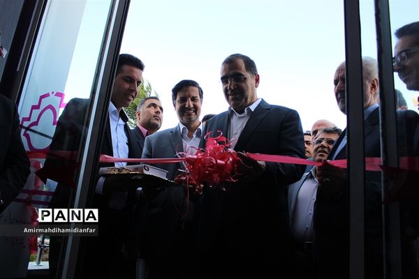 افتتاح پروژه های درمانی در شهرستان های قائنات و فردوس با حضور وزیر بهداشت