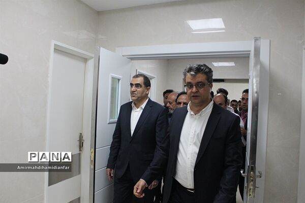 افتتاح پروژه های درمانی در شهرستان های قائنات و فردوس با حضور وزیر بهداشت