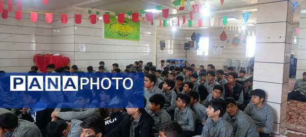 شادی دانش‌آموزان راه ایمان قلعه‌گنج در جشن ولادت حضرت علی‌اکبر(ع)