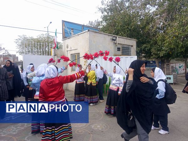 مراسم آغاز سال تحصیلی در مدرسه سمیه