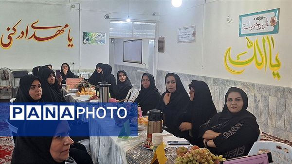 اولین جلسه شورای دبیران در دبیرستان فیاض