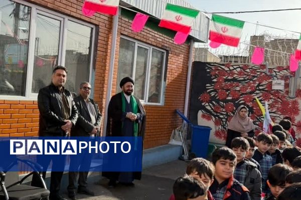 جشن انقلاب در ناحیه دو شهرری با حضور معاون پرورشی و فرهنگی شهرستانهای استان تهران 