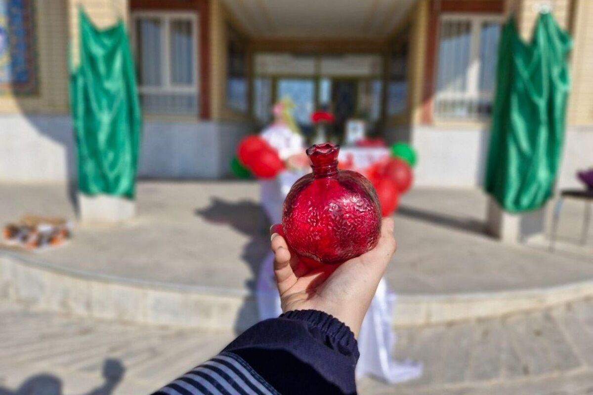 برنامه های شاد و متنوع به مناسبت شب یلدا در مدرسه منتصرین شاهد