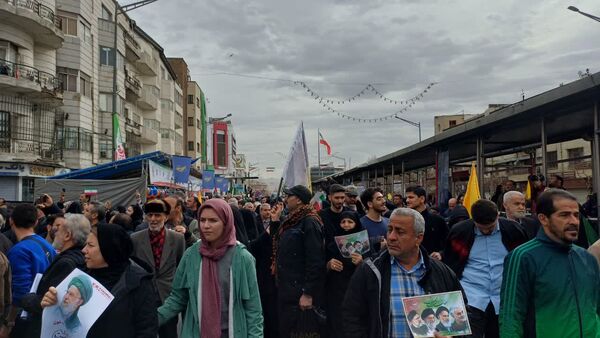 راهپیمایی ۲۲ بهمن با حضور پرشور مردم انقلابی در تهران