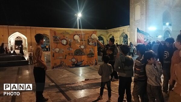 غرفه دهه نودی ها هر شب پرشور تر از قبل در نیشابور