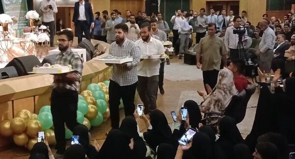 جشن بزرگ ازدواج دانشجویی در دانشگاه آزاد اسلامی واحد کرج