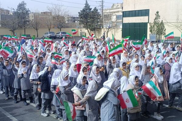 مدارس اسلامشهر یکصدا در جشن انقلاب 