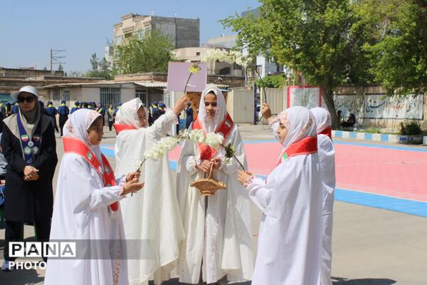 زنگ سپاس معلم در فاروج به صدا در آمد 