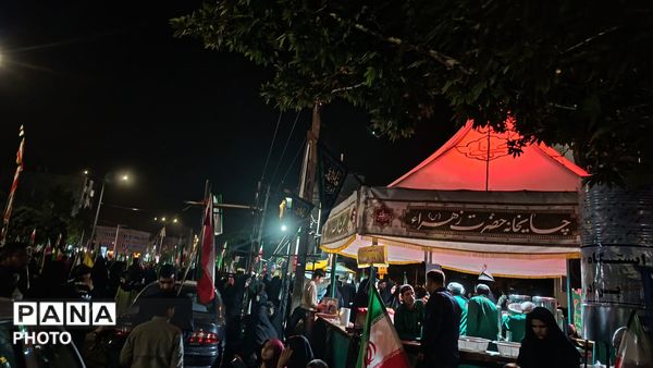 دومین اربعین حضور مردم غیور نیشابور همزمان با دومین سالگرد شهادت شهدای خدمت